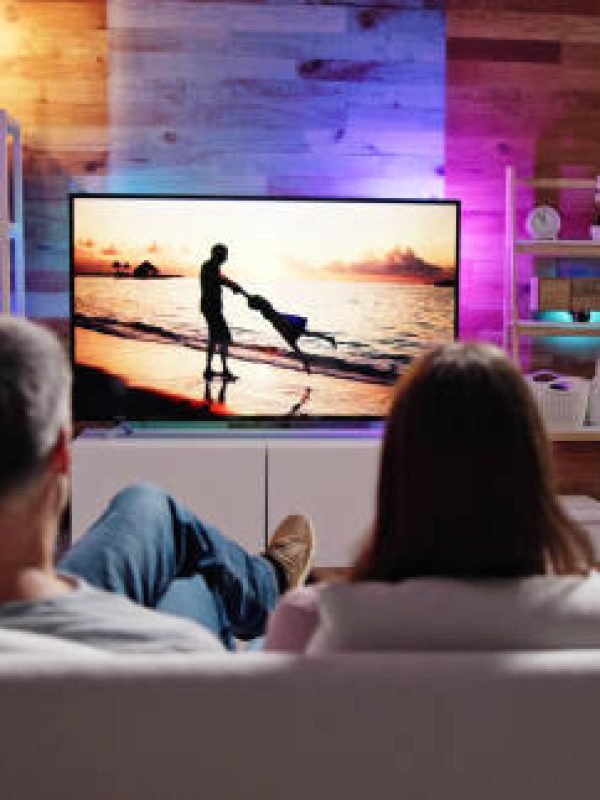 Paras IPTV Suomessa Paras IPTV SuomessaCouples Watching TV At Night. Television Screen